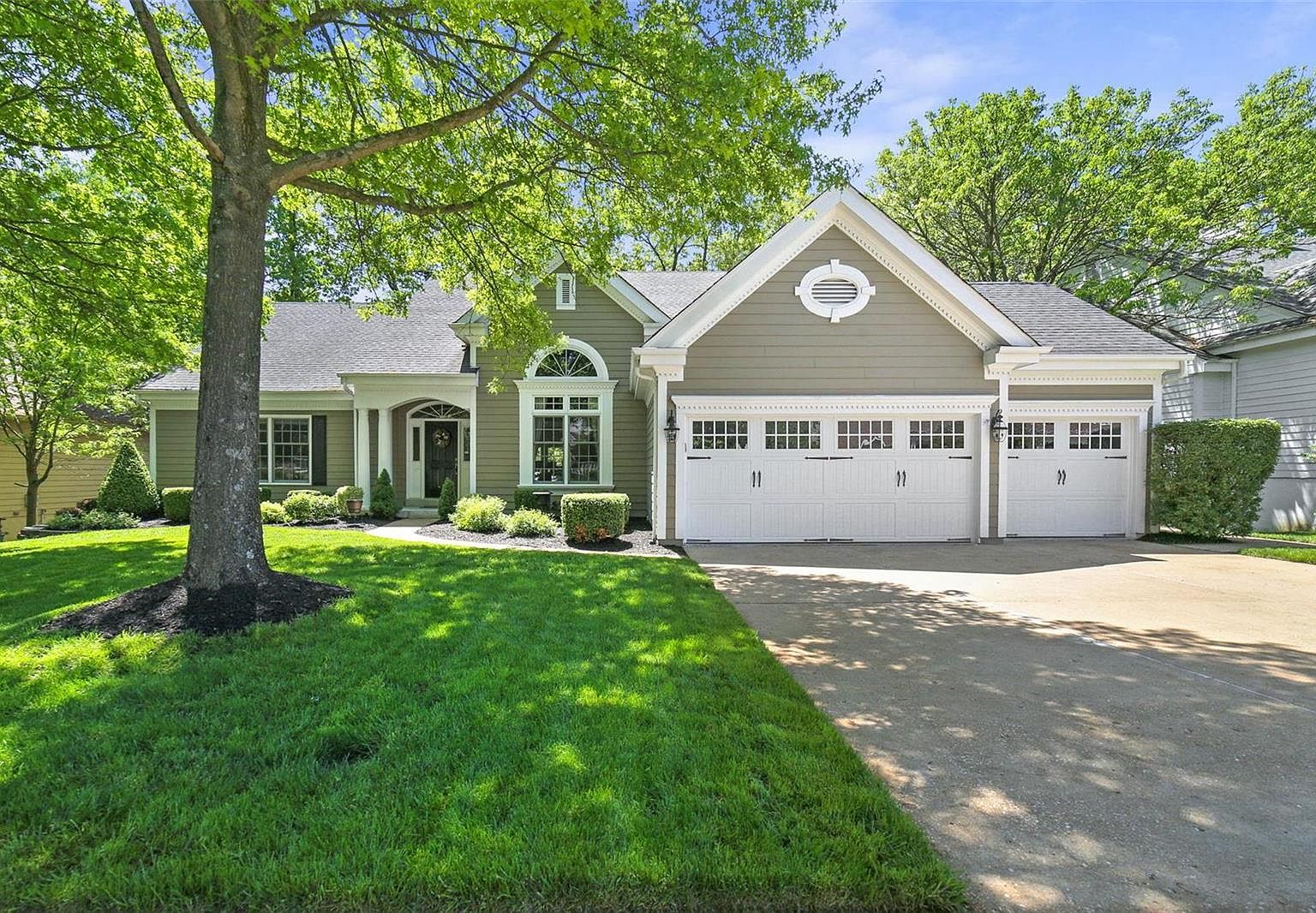 444 Bluff Meadow Dr, Ellisville, MO 63021 Zillow