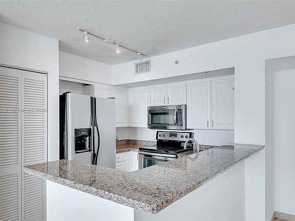 4th image of 90 Alton Rd APT 1409