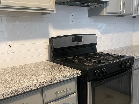 5th image of 1409 Lindsay Dr