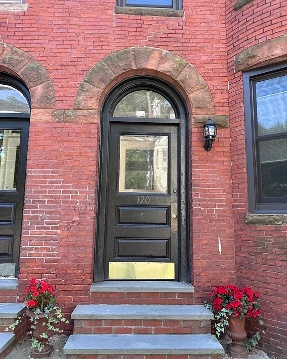 120 Brook St #2