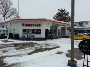 701 Broadway St, Baraboo, WI 53913