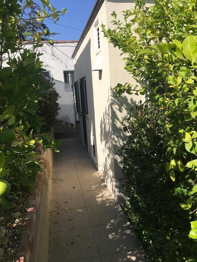 1 bed, 500 sqft, $1,890 — Photo 3