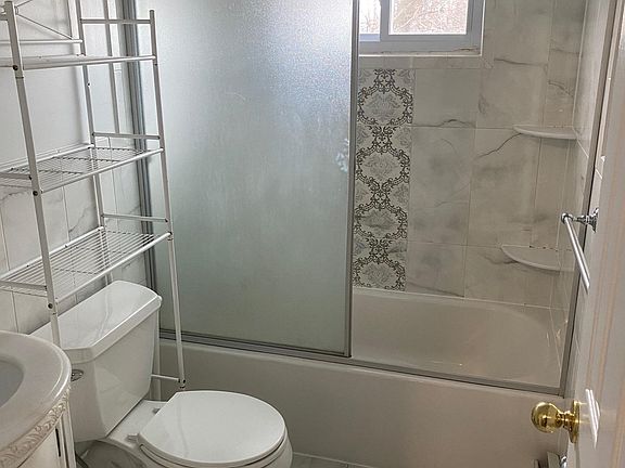 5th image of 114 Sandalwood Dr