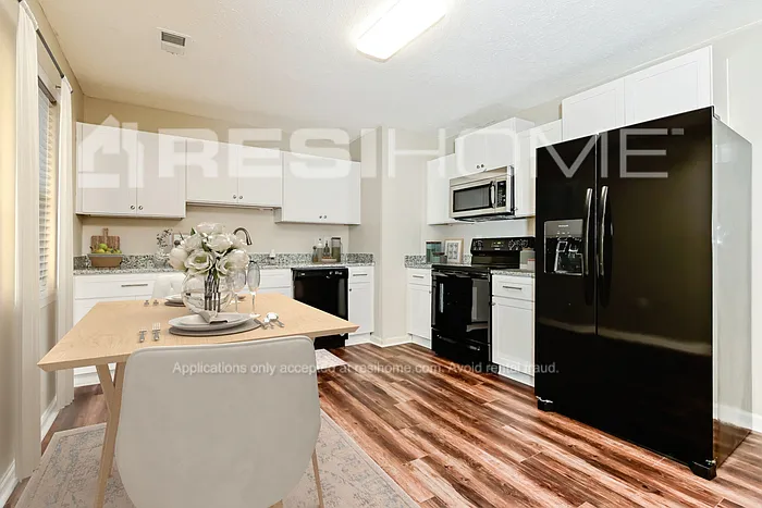 Building Photo - 83 Spruce Dr