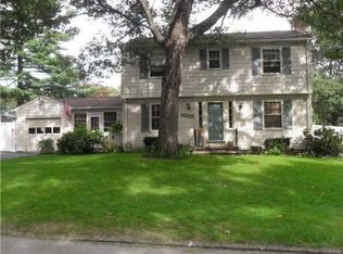 225 Negansett Ave, Warwick, RI 02888