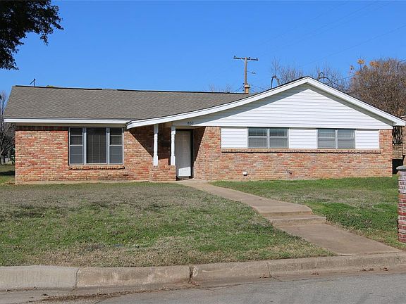 2nd image of 860 Woodcrest Dr