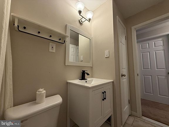 5th image of 8617 W Fort Foote Ter