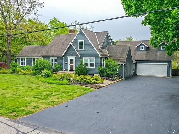 3rd image of 10709 W 61st St