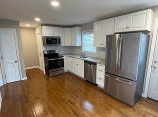 18 Hackett Cir N, Stamford, CT 06906