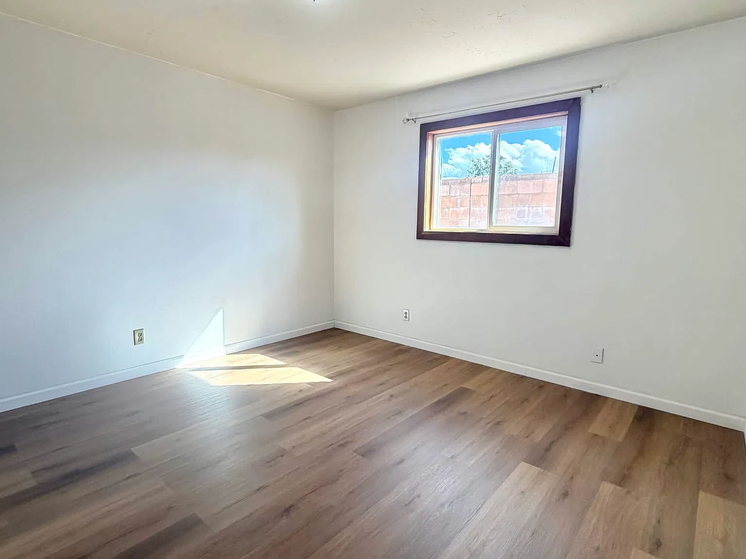 2 bed, 820 sqft, $1,250 — Photo 3