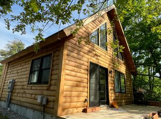 2 Coles Village Rd, Falmouth, ME 04105