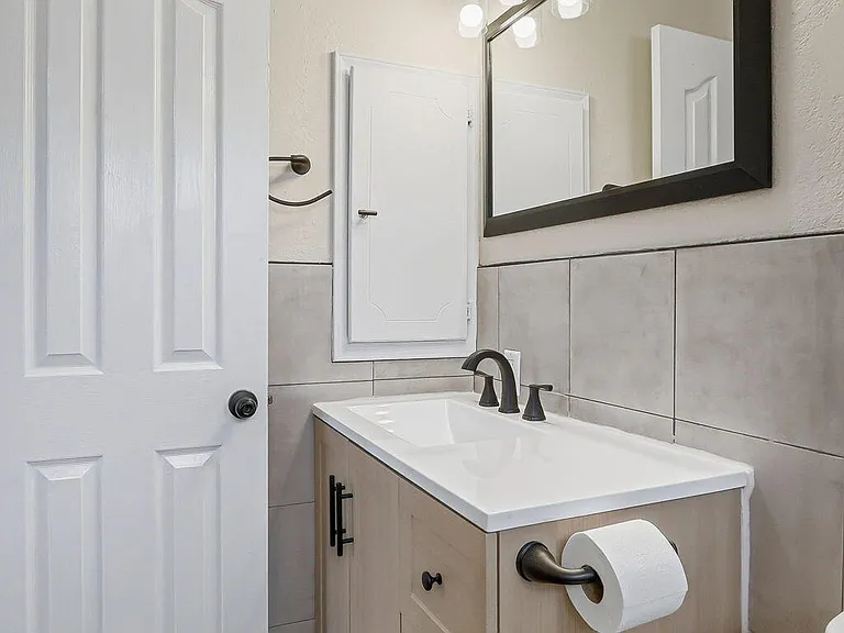 2624 Lake Victoria Dr #A — Photo 18