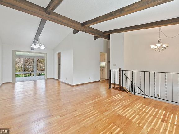 4th image of 3625 Saratoga Ln N