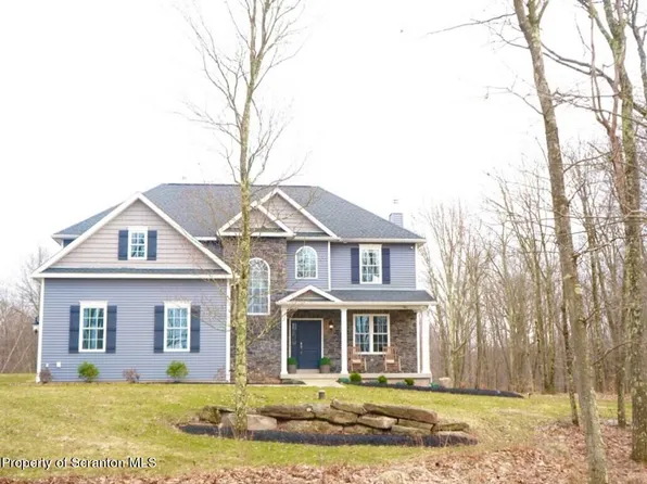 424 Summit Woods Rd, Roaring Brook Twp, PA 18444