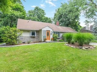 955 Knollwood Rd, White Plains, NY 10603