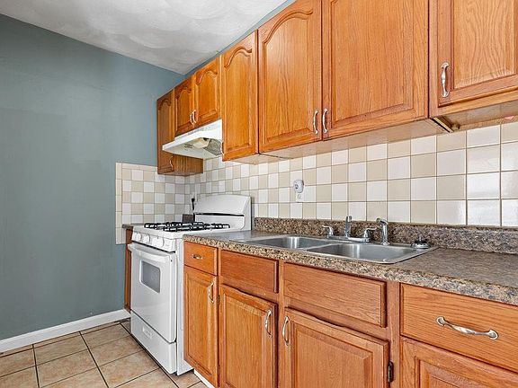 4th image of 82-84 Webster St