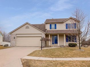 220 Old Bog Rd, Avilla, IN 46710