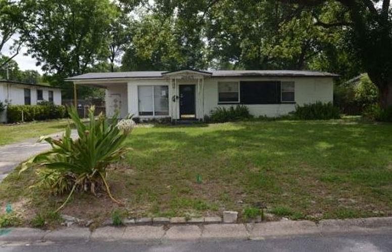 1st image of 2645 Red Oak Dr