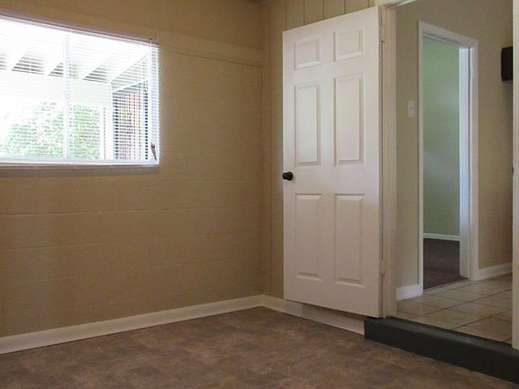 5th image of 4923 Cloister Ave
