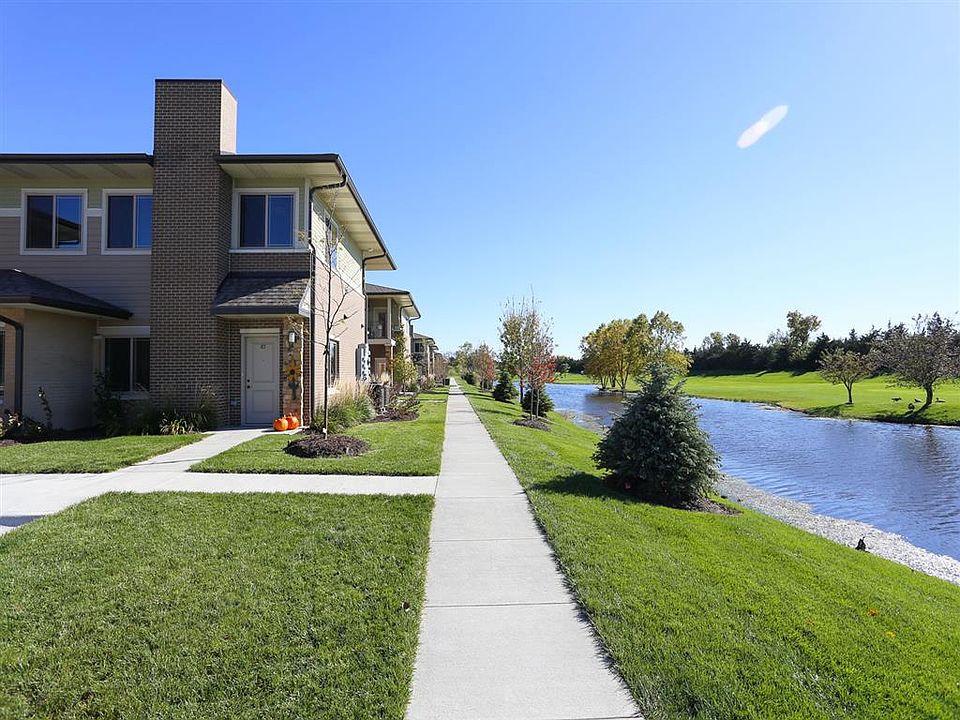 Our villas are located right on the beautiful Wilderness Ridge Golf Course.