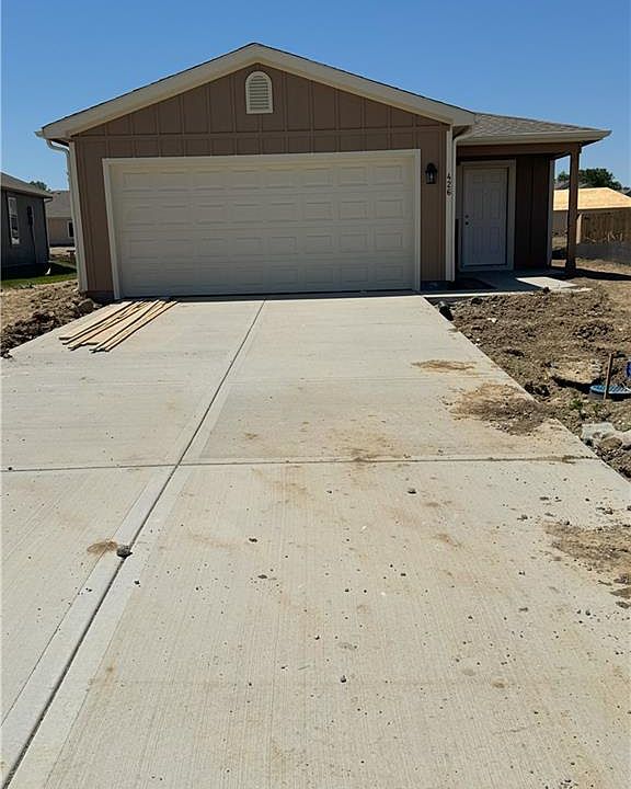 1st image of 426 Park Hill Dr
