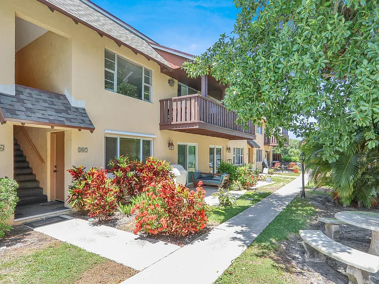 312 Southwind Dr #207 — Photo 22