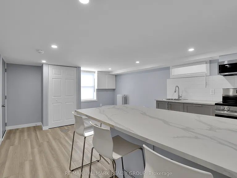 15 Marier Ave #B — Photo 7