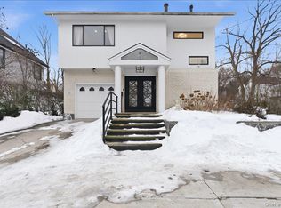 12 Red Brook Road, Great Neck, NY 11024