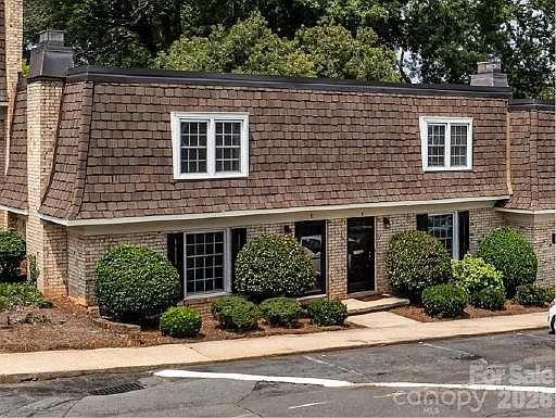 2nd image of 3500 Colony Rd APT E