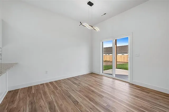 720 E Elmwood St — Photo 11