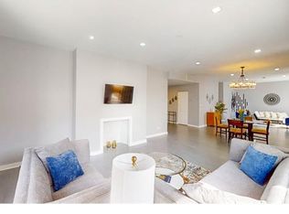 924 E 46th St #1, Chicago, IL