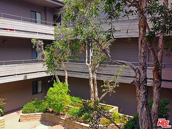 3rd image of 13331 Moorpark St APT 203