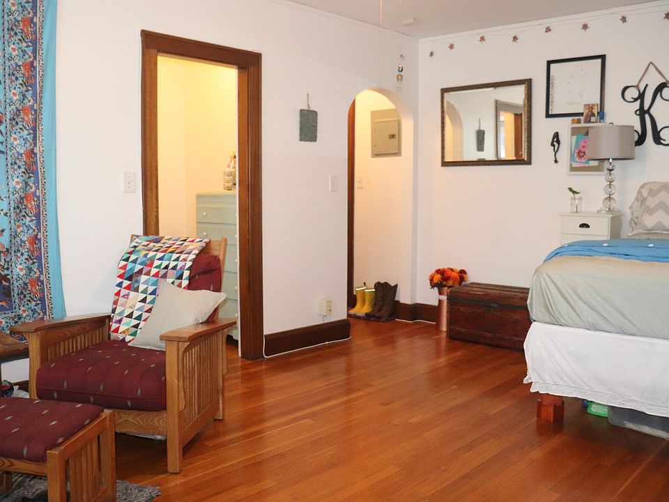 1st image of 119 College Ave #405