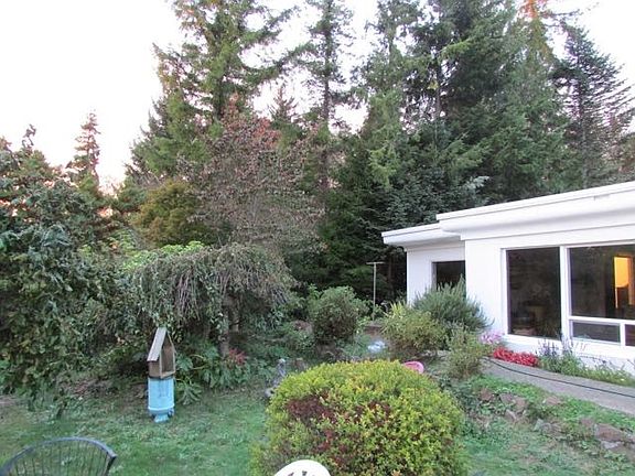 2nd image of 639 Clatsop Ave