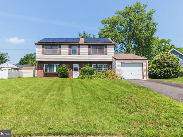 27 Harper Ln, Willingboro, NJ 08046