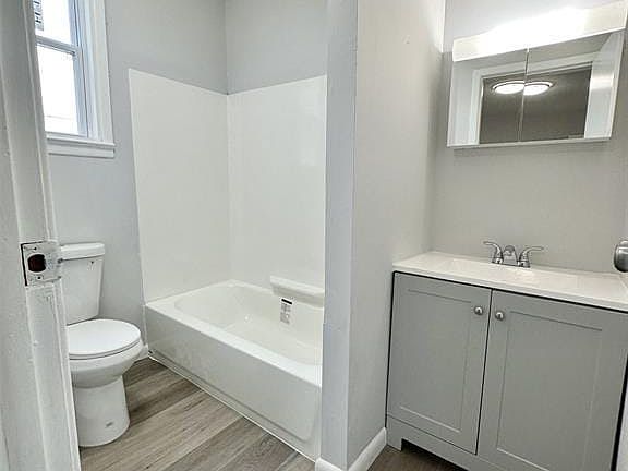 5th image of 37-41 Harrison Ave #1