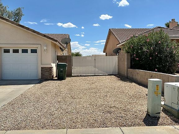 4th image of 2060 John Wayne Dr