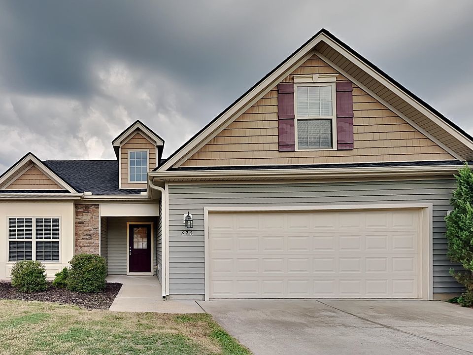 1st image of 626 Monterey Pine Dr