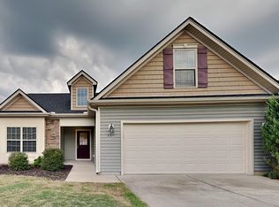 626 Monterey Pine Dr, Fuquay Varina, NC 27526