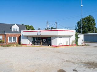 103 E Fayette Ave, Effingham, IL 62401