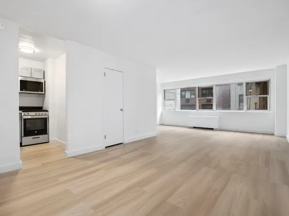 321 East 48th Street image 3 of 9