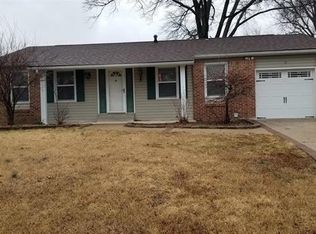 19 Churchill Downs Dr, Saint Peters, MO 63376