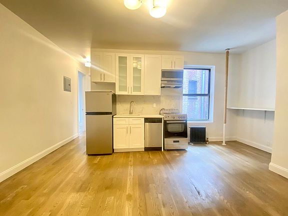 3rd image of 1236 Pacific St APT 4C