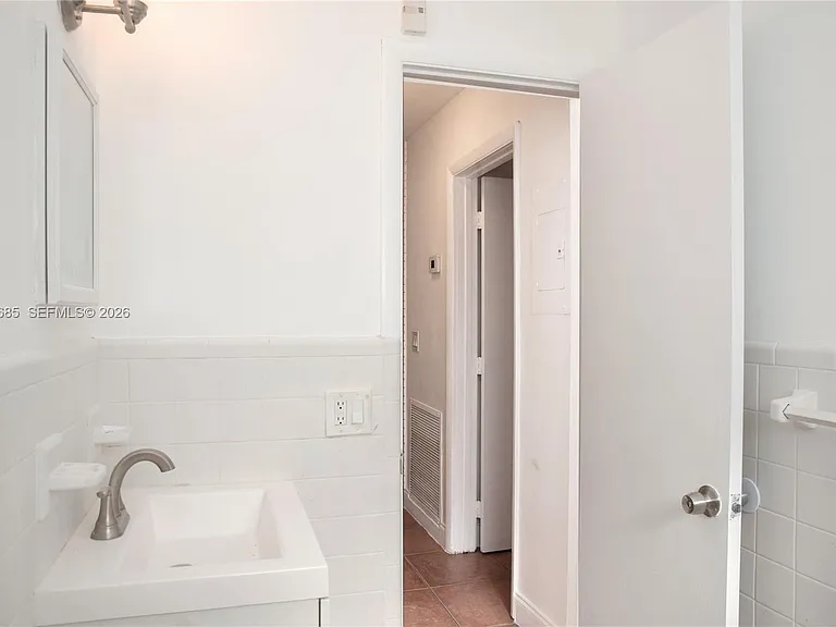304 SE 9th Ct #6 — Photo 22
