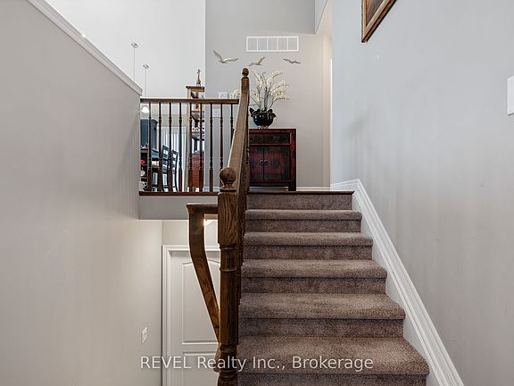 3rd image of 7833 Oldfield Rd