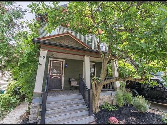 2nd image of 23 Tuxedo Pl