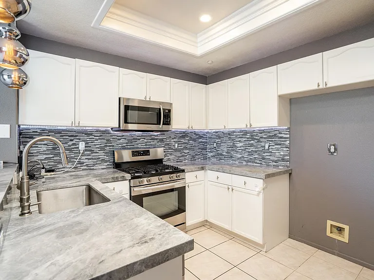 3424 E Lambeth Ct #B — Photo 7