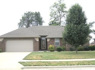 882 Dustin Ln, Nixa, MO 65714