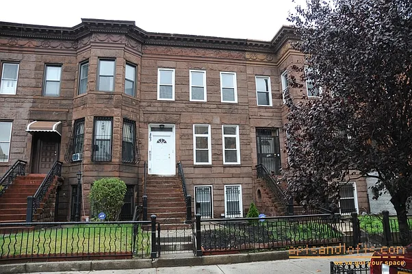 Rented by aptsandlofts.com | media 33