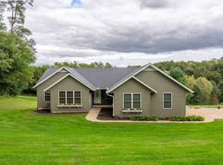 7291 112th St, Blue Grass, IA 52726